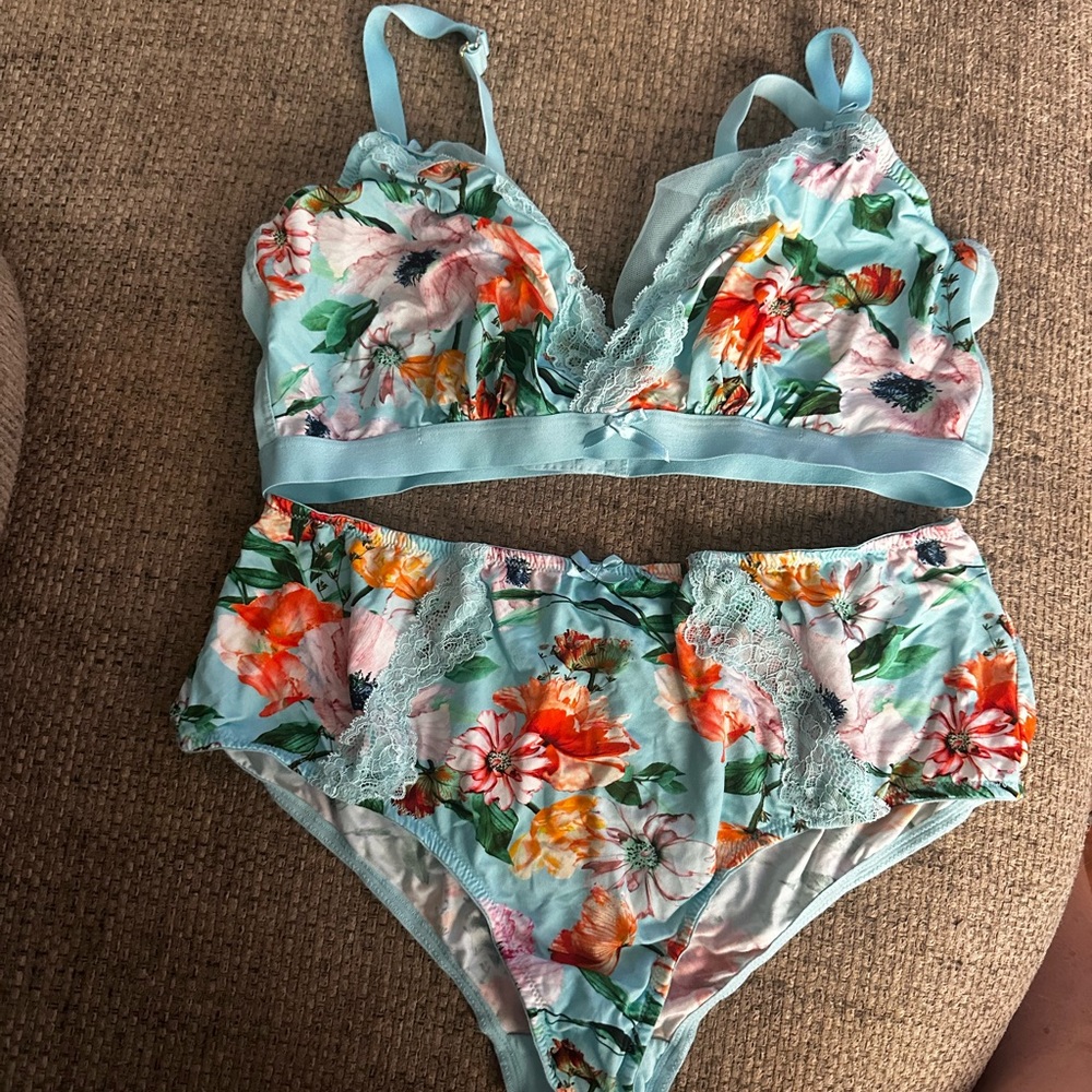Floral Lace Bralette and Panty Set